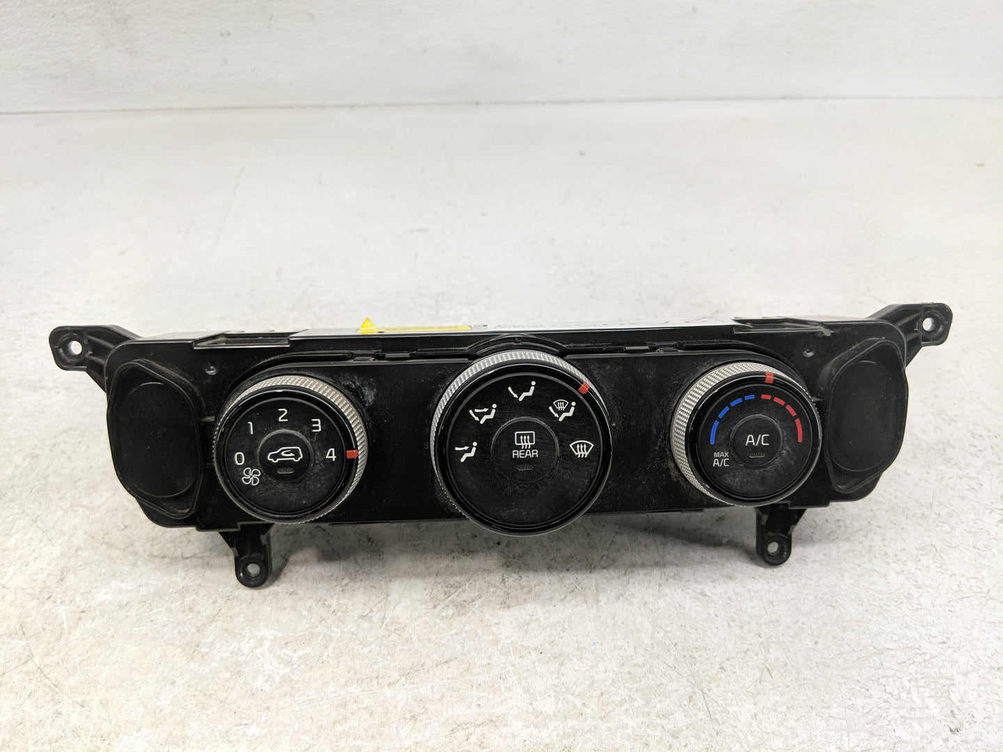 2017-2019 Kia Soul Climate Control Module Temperature AC/Heater Replacement P/N:97250-B2AS2ASB EC500-FGDCA Fits OEM Used Aut