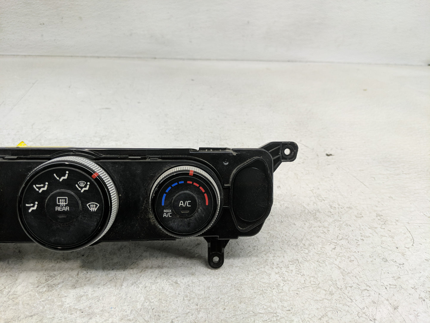 2017-2019 Kia Soul Climate Control Module Temperature AC/Heater Replacement P/N:97250-B2AS2ASB EC500-FGDCA Fits OEM Used Aut