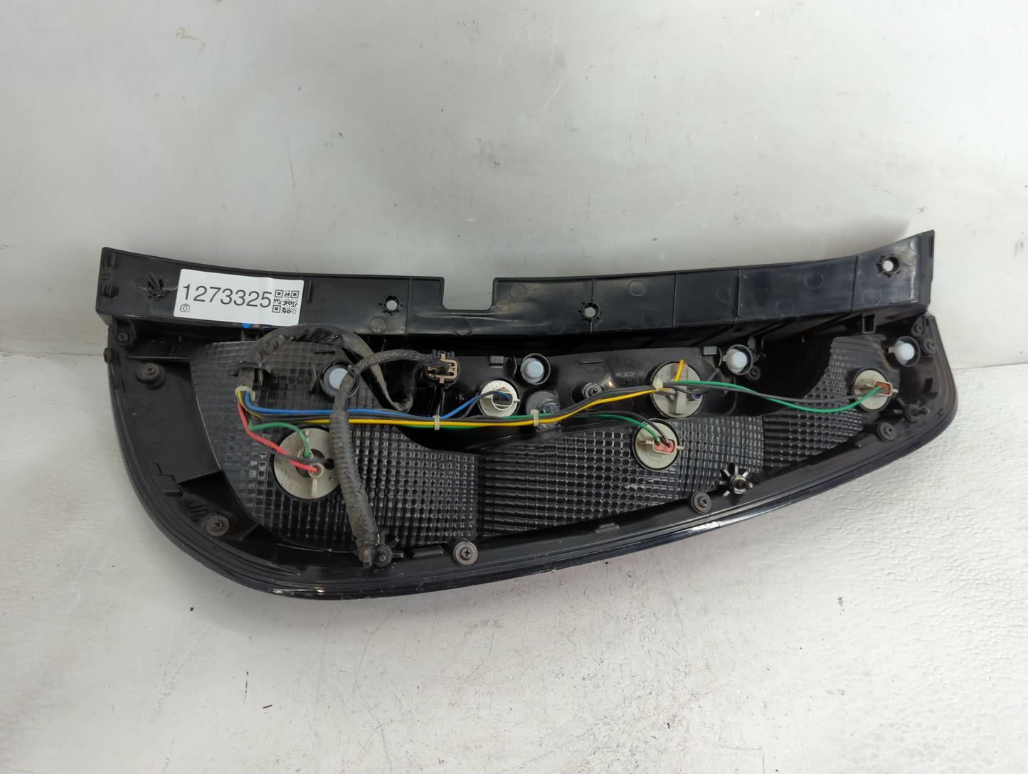 2014-2019 Kia Soul Tail Light Assembly Driver Left OEM P/N:92401-B2030 Fits Fits 2014 2015 2016 2017 2018 2019 OEM Used Auto