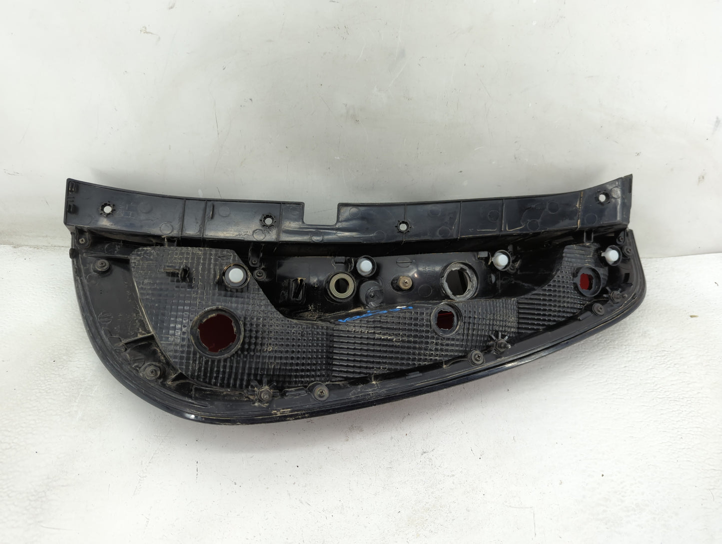 2014-2019 Kia Soul Tail Light Assembly Driver Left OEM P/N:E1314014 92401-B2030 Fits Fits 2014 2015 2016 2017 2018 2019 OEM 