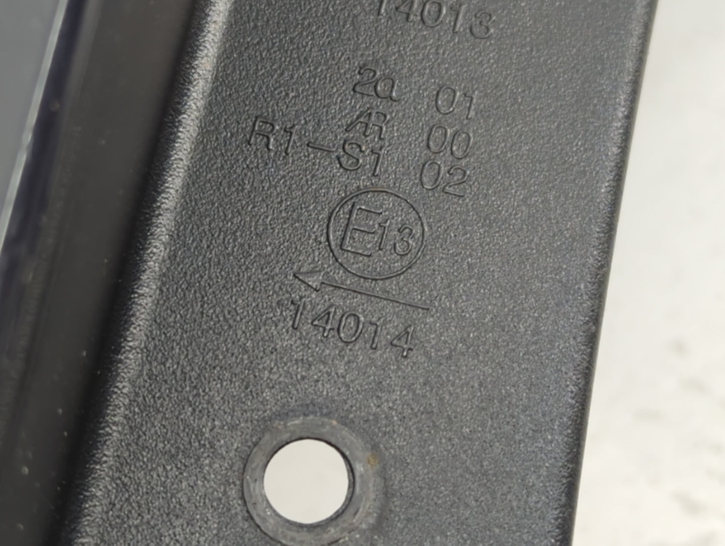 2014-2019 Kia Soul Tail Light Assembly Driver Left OEM P/N:E1314014 92401-B2030 Fits Fits 2014 2015 2016 2017 2018 2019 OEM 