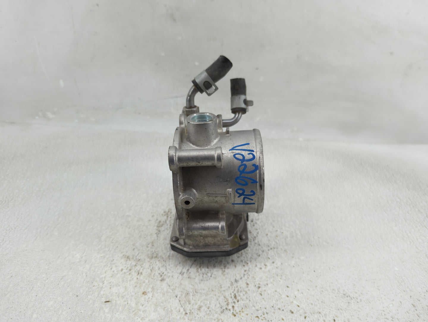 2014-2019 Kia Soul Throttle Body P/N:35100-2E000 Fits Fits 2011 2012 2013 2014 2015 2016 2017 2018 2019 2020 2021 OEM Used A