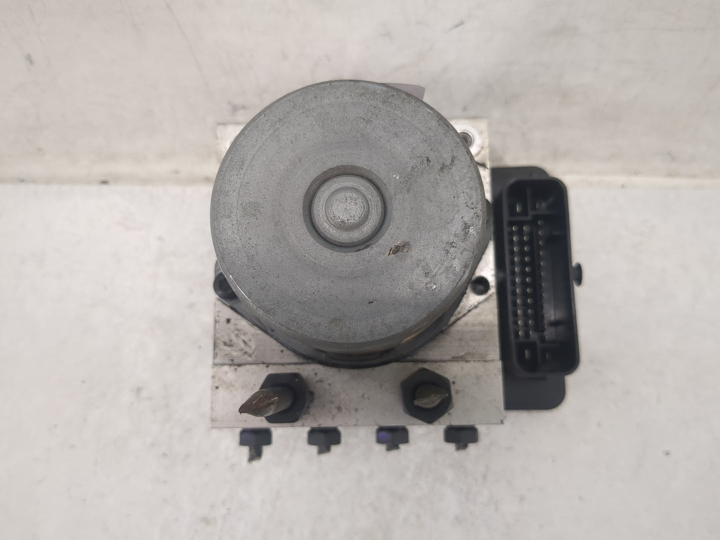 2017-2019 Kia Soul ABS Pump Control Module Replacement P/N:B2589-24540 Fits Fits 2017 2018 2019 OEM Used Auto Parts - Oemuse