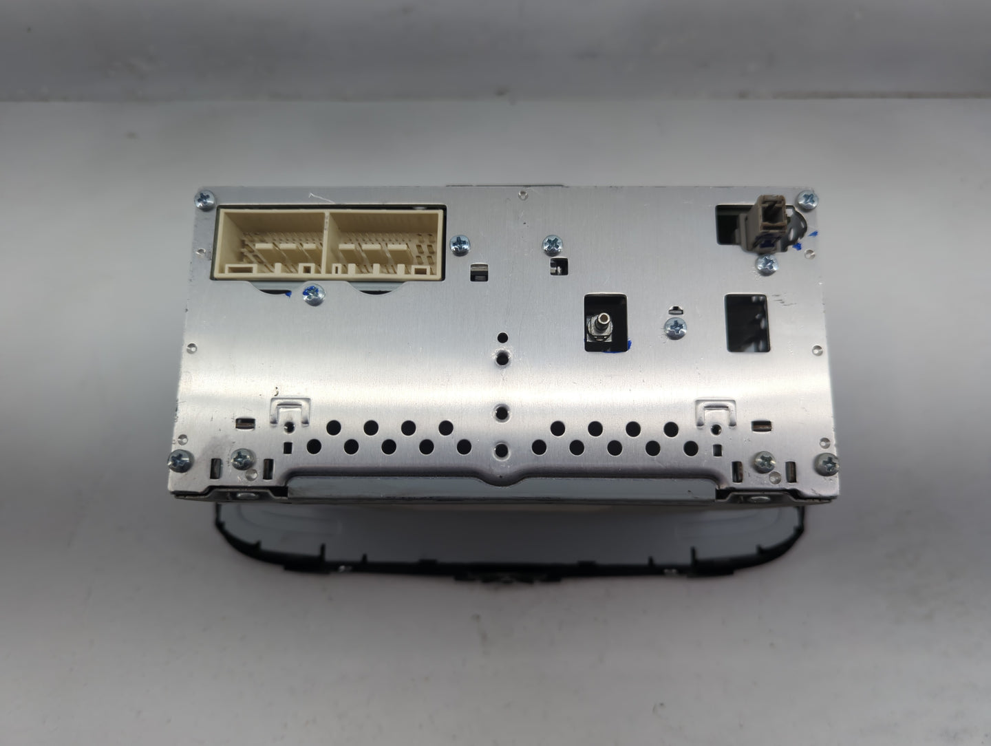 2017-2019 Kia Soul Radio AM FM Cd Player Receiver Replacement P/N:96180-B2360CA Fits Fits 2017 2018 2019 OEM Used Auto Parts