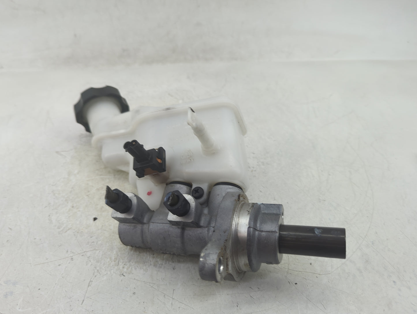 2017-2019 Kia Soul Brake Master Cylinder - Oemusedautoparts1.com