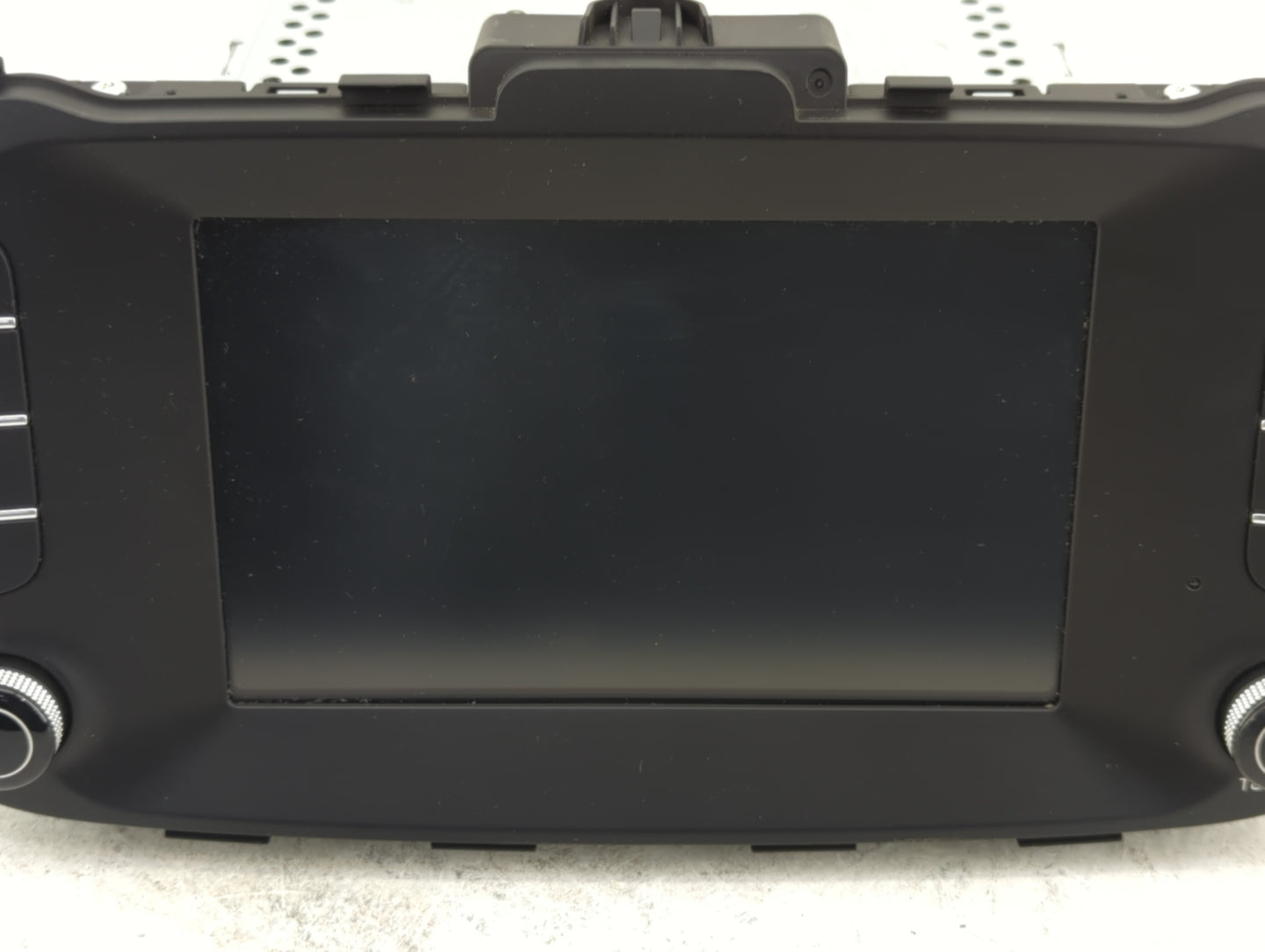 2017-2019 Kia Soul Radio AM FM Cd Player Receiver Replacement P/N:96160-B2310CA Fits Fits 2017 2018 2019 OEM Used Auto Parts