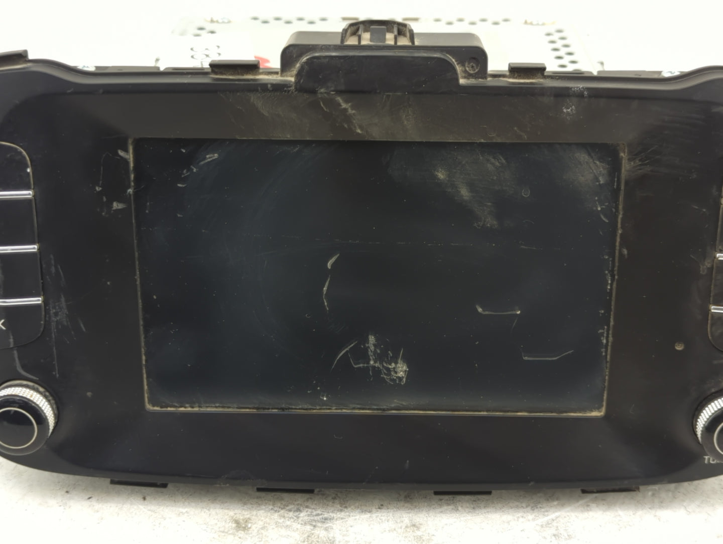 2017-2019 Kia Soul Radio AM FM Cd Player Receiver Replacement P/N:96160-D2300CA Fits Fits 2017 2018 2019 OEM Used Auto Parts