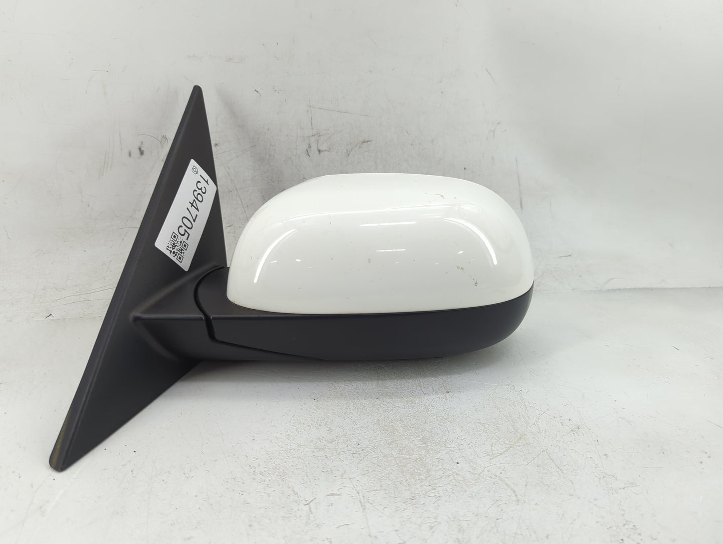 2014-2019 Kia Soul Driver Side View Mirror - Left Door Mirror OEM Used - Oemusedautoparts1.com