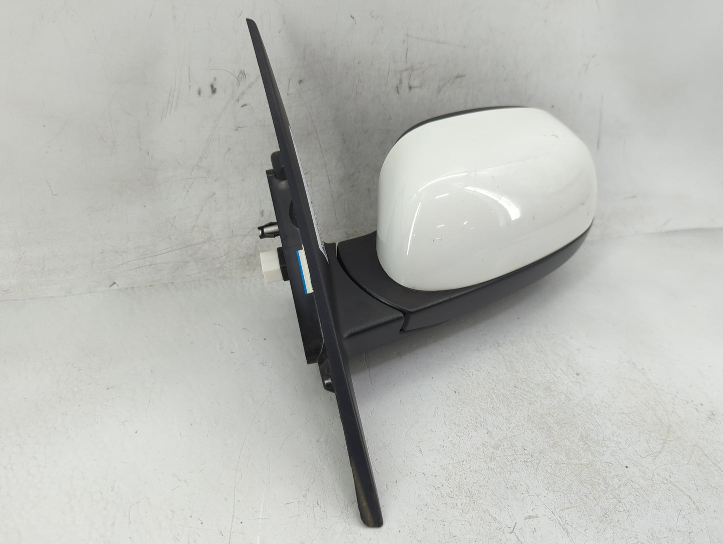 2014-2019 Kia Soul Driver Side View Mirror - Left Door Mirror OEM Used - Oemusedautoparts1.com