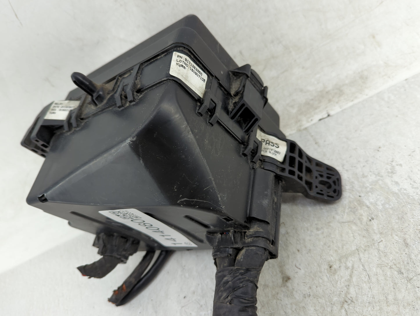 2017-2019 Kia Soul Fusebox Fuse Box Panel Relay Module Fits Fits 2017 2018 2019 OEM Used Auto Parts - Oemusedautoparts1.com