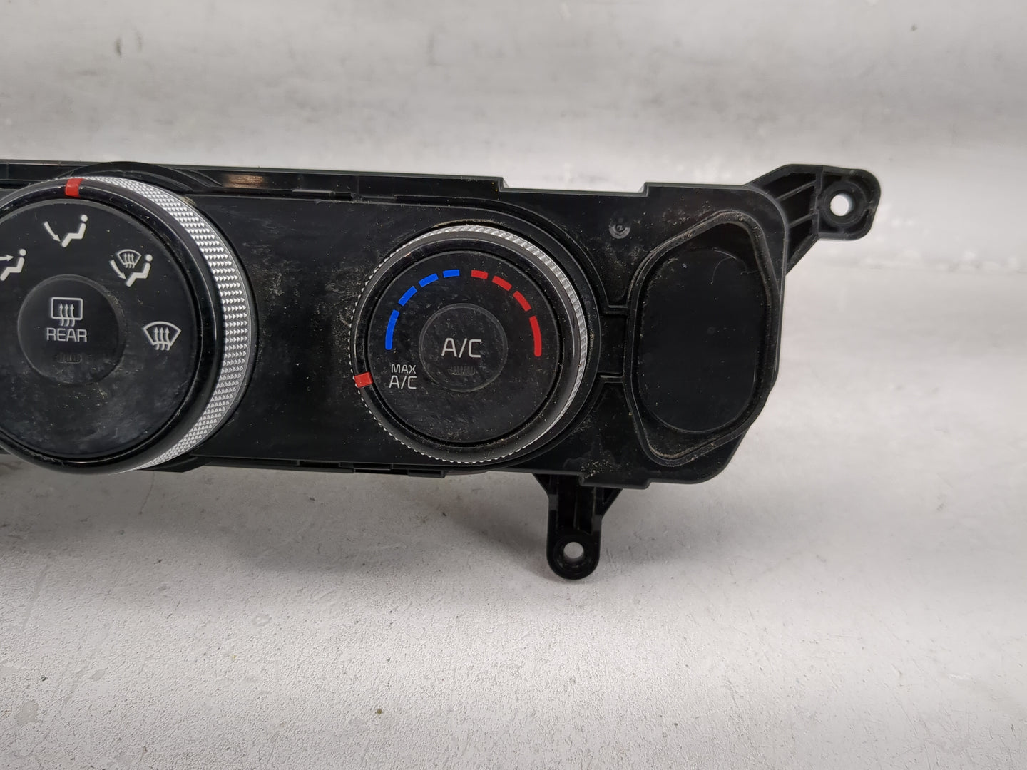 2017-2019 Kia Soul Climate Control Module Temperature AC/Heater Replacement P/N:97250-B2AS2ASB Fits Fits 2017 2018 2019 OEM 