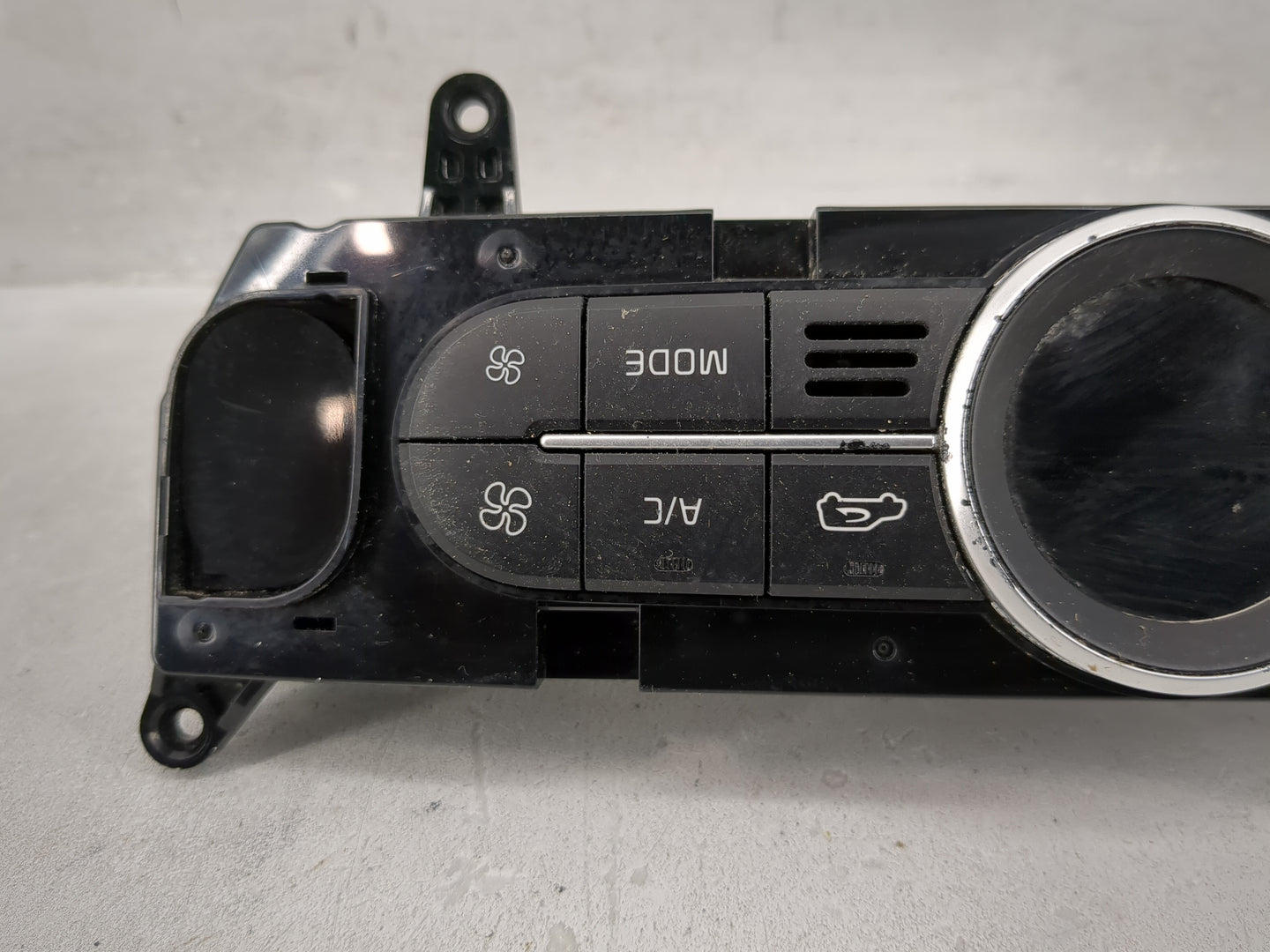 2017-2019 Kia Soul Climate Control Module Temperature AC/Heater Replacement P/N:97250-B2710 Fits Fits 2017 2018 2019 OEM Use