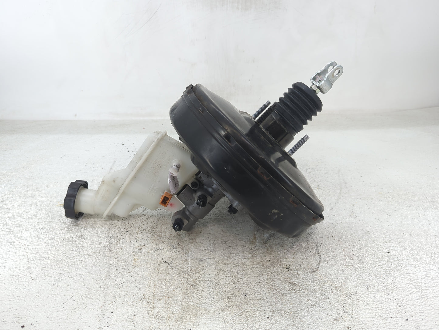 2017-2019 Kia Soul Power Brake Booster Oem 1423509 - Oemusedautoparts1.com