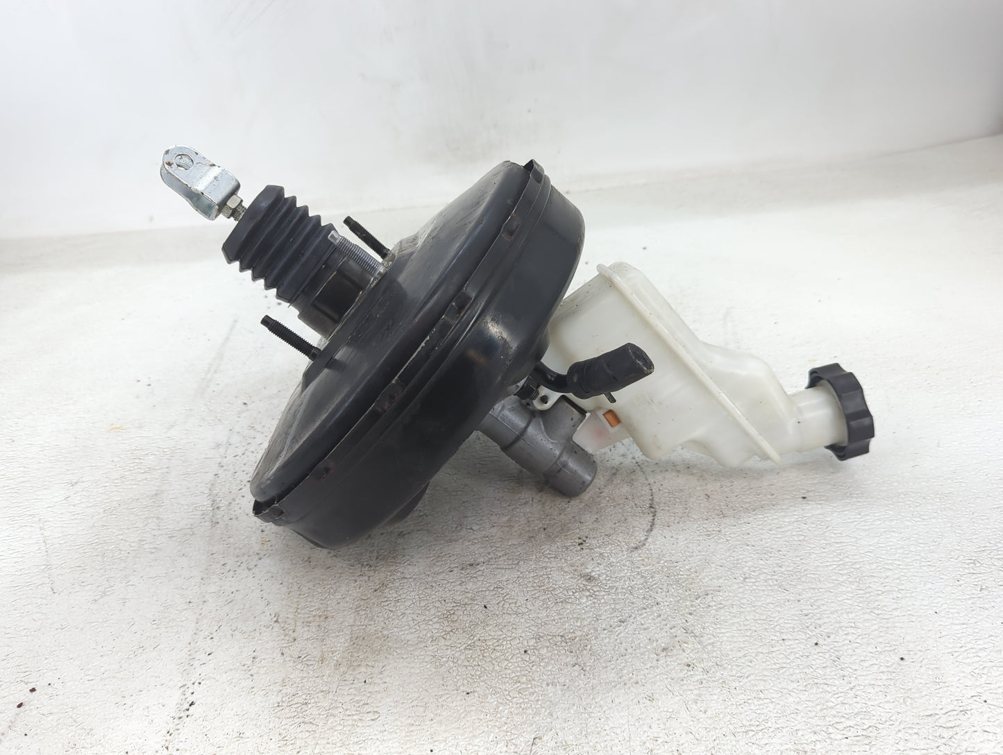 2017-2019 Kia Soul Power Brake Booster Oem 1423509 - Oemusedautoparts1.com