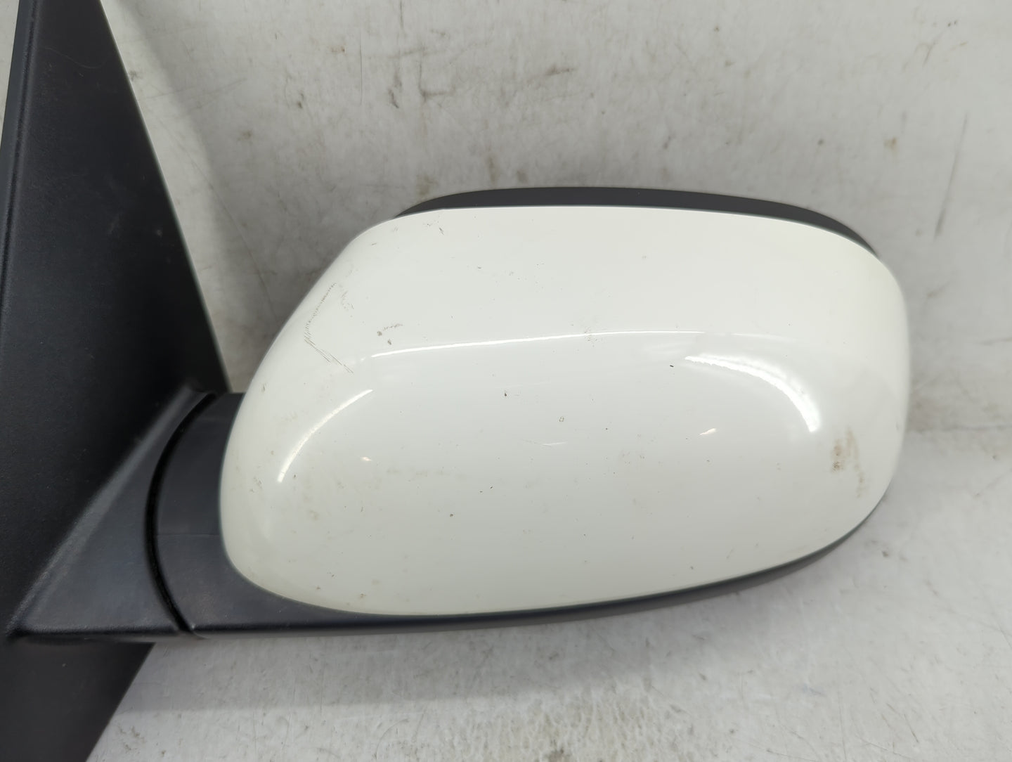 2014-2019 Kia Soul Driver Side View Mirror - Left Door Mirror OEM Used - Oemusedautoparts1.com