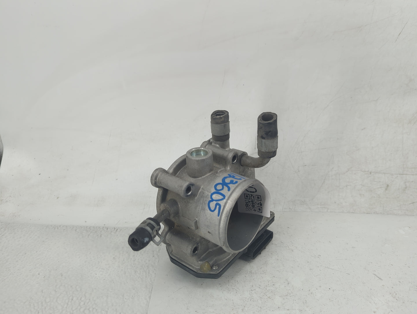 2012-2019 Kia Soul Throttle Body P/N:35100-2B300 Fits Fits 2012 2013 2014 2015 2016 2017 2018 2019 OEM Used Auto Parts - Oem
