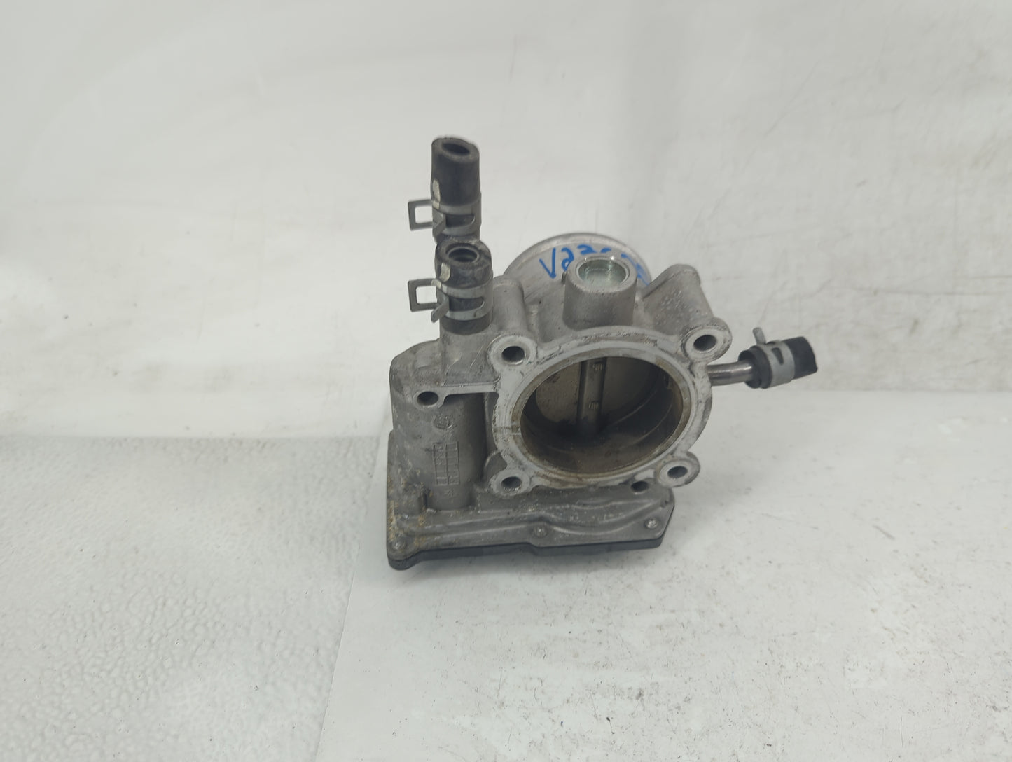2012-2019 Kia Soul Throttle Body P/N:35100-2B300 Fits Fits 2012 2013 2014 2015 2016 2017 2018 2019 OEM Used Auto Parts - Oem