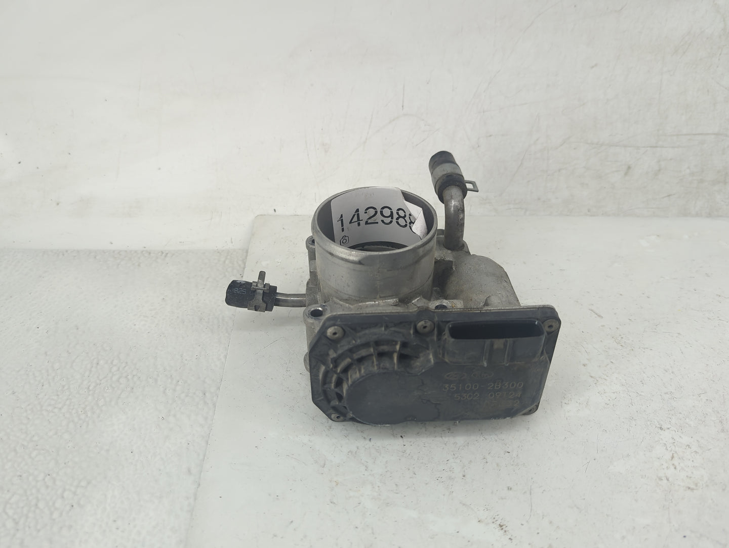 2012-2019 Kia Soul Throttle Body P/N:35100-2B300 Fits Fits 2012 2013 2014 2015 2016 2017 2018 2019 OEM Used Auto Parts - Oem