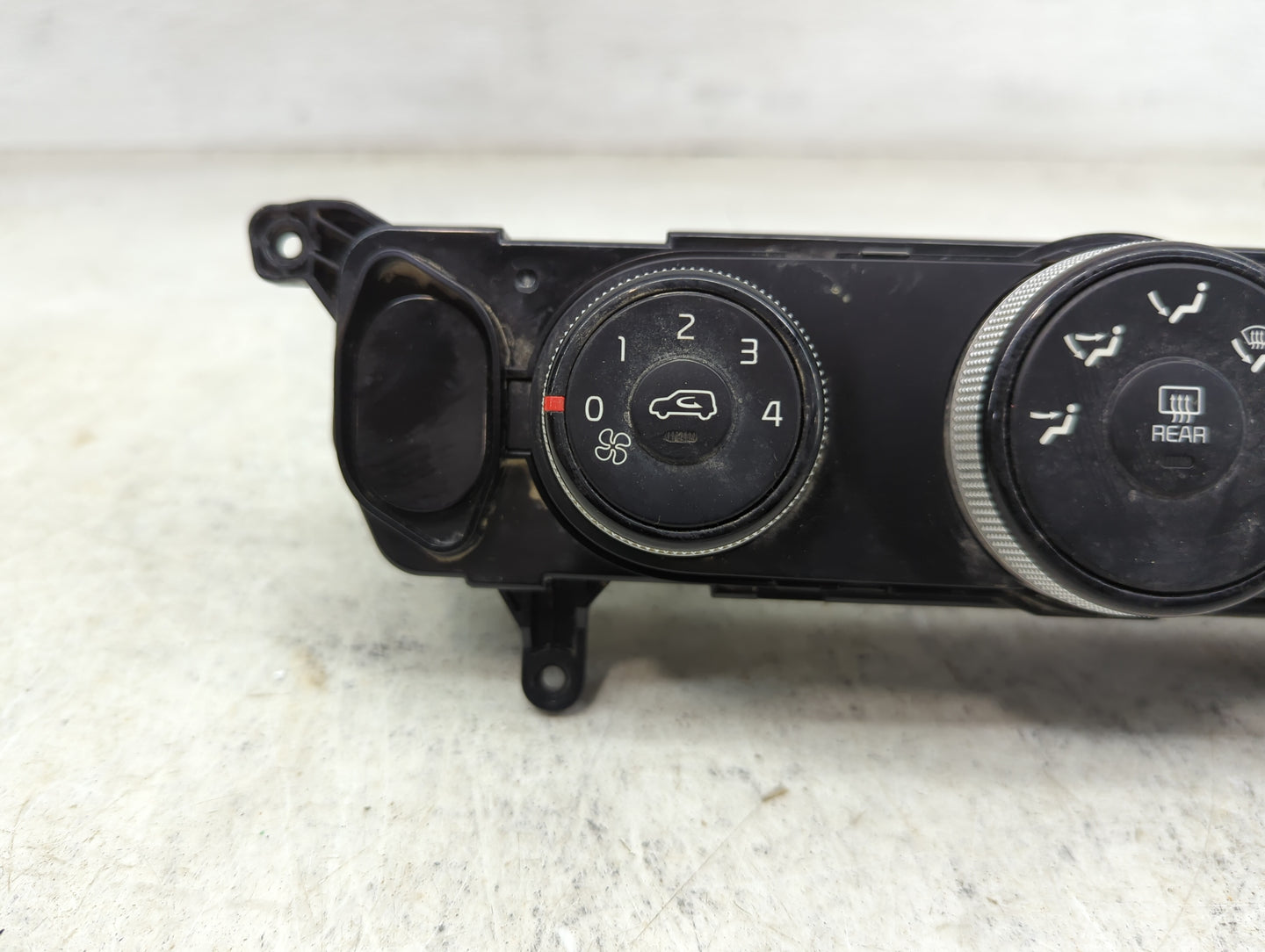 2017-2019 Kia Soul Climate Control Module Temperature AC/Heater Replacement P/N:97250-B2AS2ASB EC500-FGDCA Fits OEM Used Aut