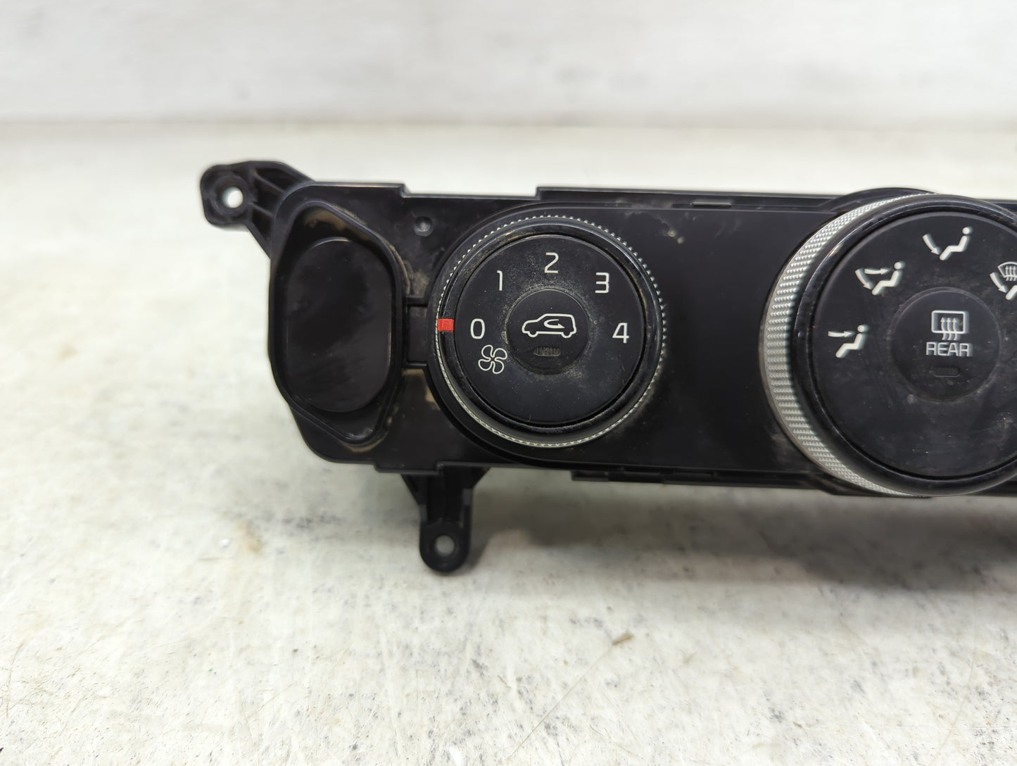 2017-2019 Kia Soul Climate Control Module Temperature AC/Heater Replacement P/N:97250-B2AS2ASB EC500-FGDCA Fits OEM Used Aut