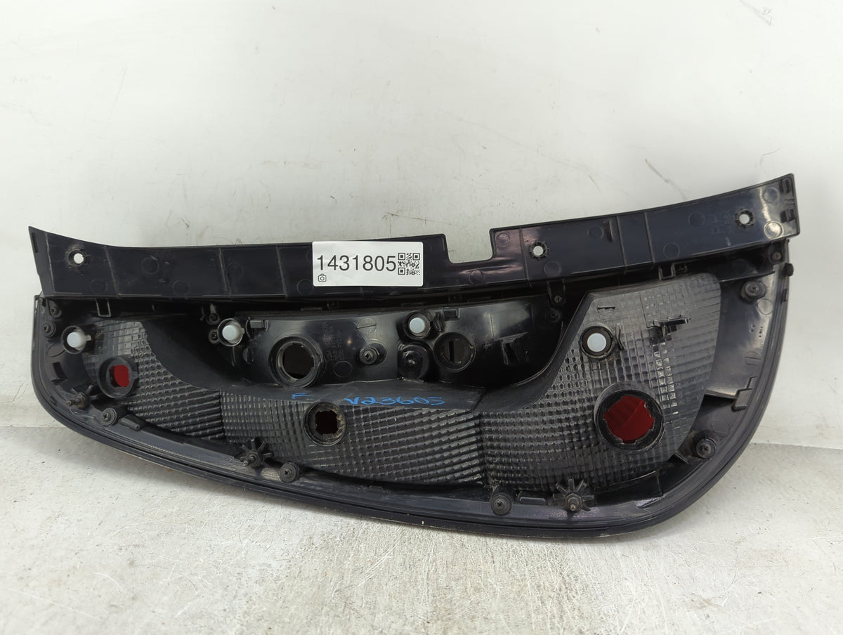 2014-2019 Kia Soul Tail Light Assembly Passenger Right OEM Fits Fits 2014 2015 2016 2017 2018 2019 OEM Used Auto Parts - Oem