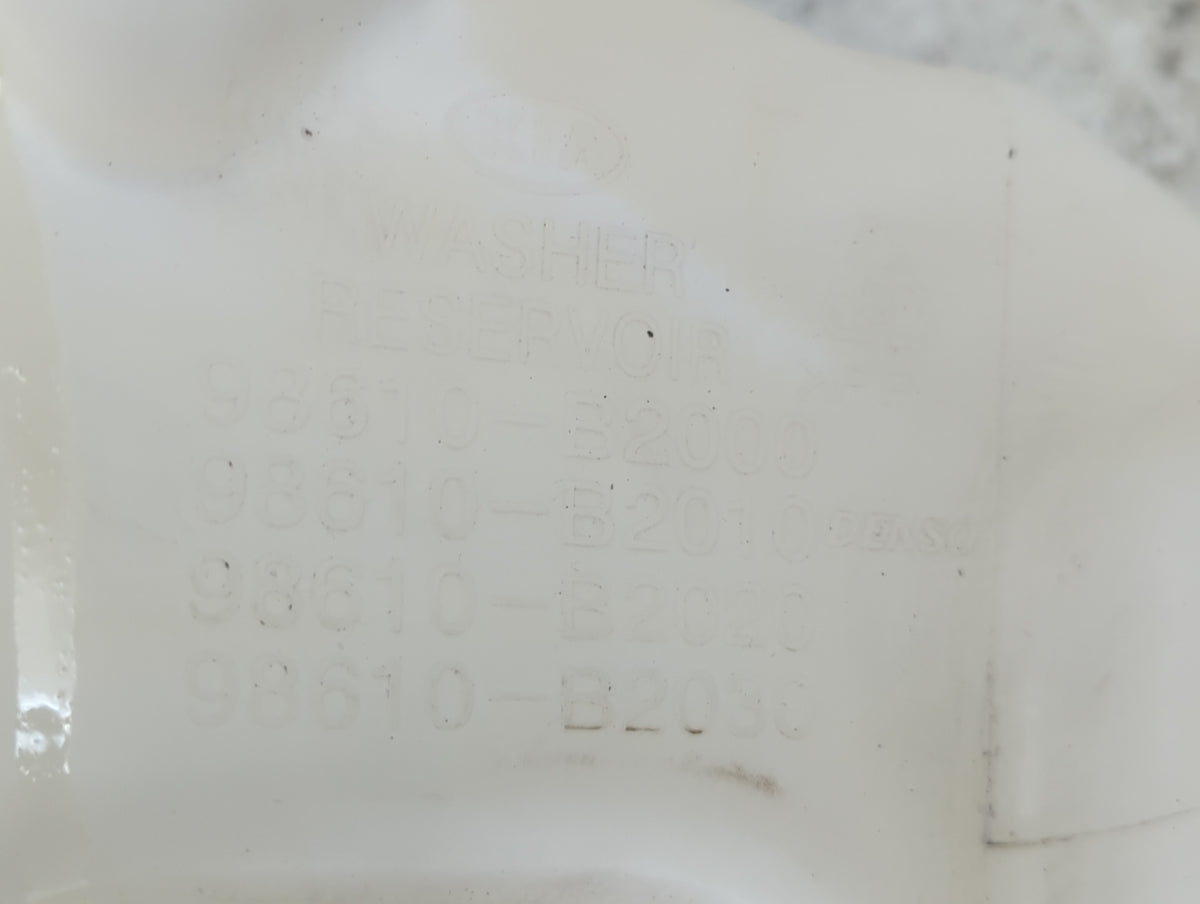 2014-2019 Kia Soul Windshield Washer Fluid Reservoir Bottle White - Oemusedautoparts1.com