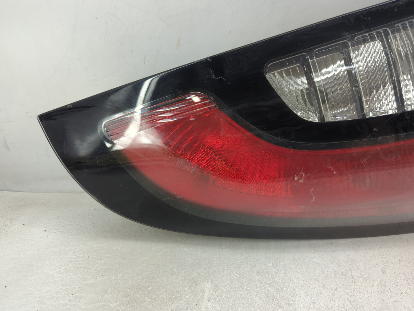 2014-2019 Kia Soul Tail Light Assembly Driver Left OEM P/N:92401-B2030 Fits Fits 2014 2015 2016 2017 2018 2019 OEM Used Auto