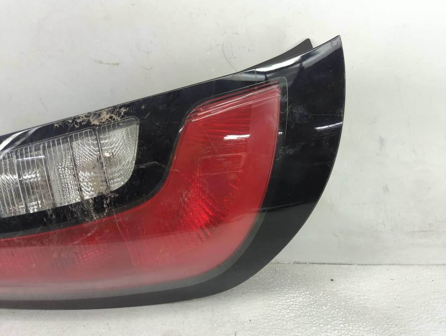 2014-2019 Kia Soul Tail Light Assembly Driver Left OEM P/N:92401-B2030 Fits Fits 2014 2015 2016 2017 2018 2019 OEM Used Auto