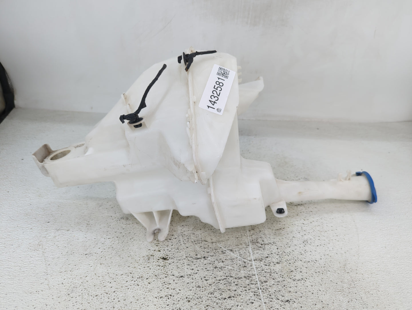 2014-2019 Kia Soul Windshield Washer Fluid Reservoir Bottle Oem - Oemusedautoparts1.com