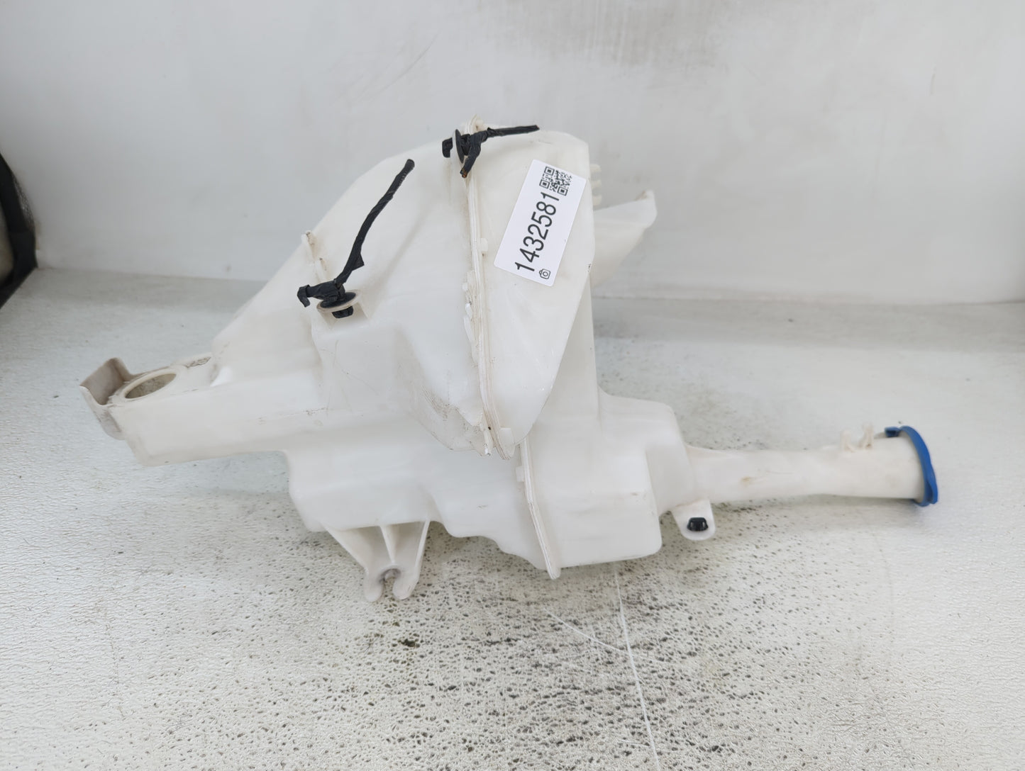 2014-2019 Kia Soul Windshield Washer Fluid Reservoir Bottle Oem - Oemusedautoparts1.com