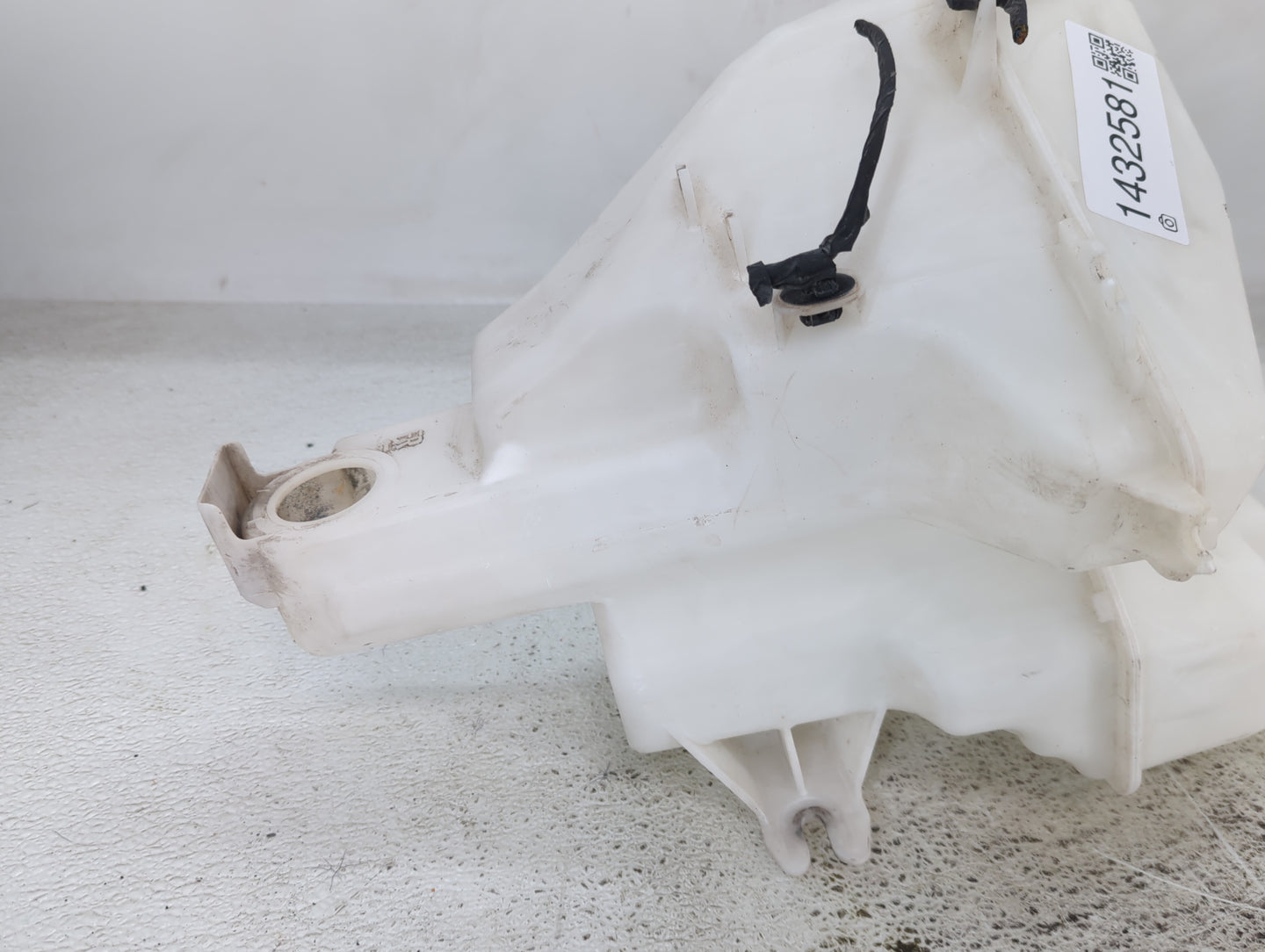 2014-2019 Kia Soul Windshield Washer Fluid Reservoir Bottle Oem - Oemusedautoparts1.com