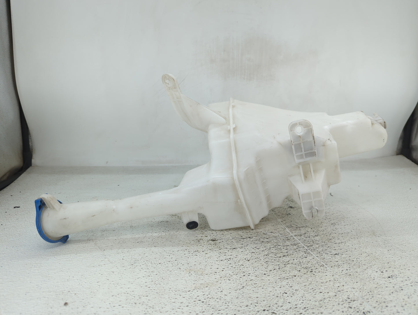 2014-2019 Kia Soul Windshield Washer Fluid Reservoir Bottle Oem - Oemusedautoparts1.com