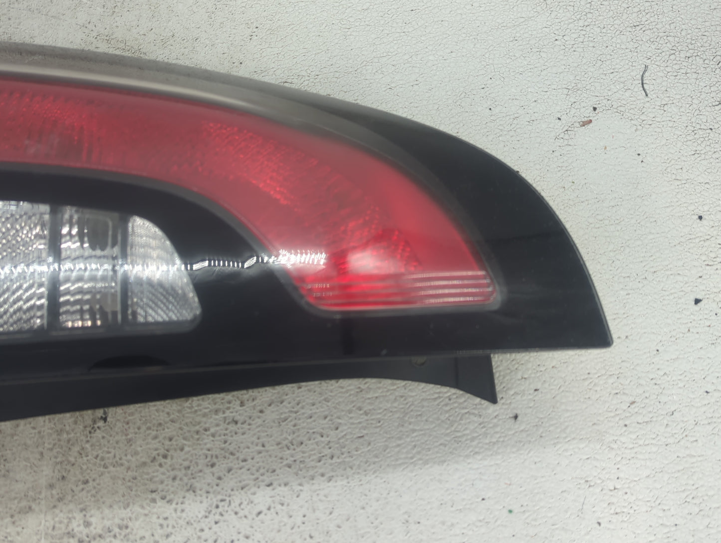 2014-2019 Kia Soul Tail Light Assembly Driver Left OEM Fits Fits 2014 2015 2016 2017 2018 2019 OEM Used Auto Parts - Oemused