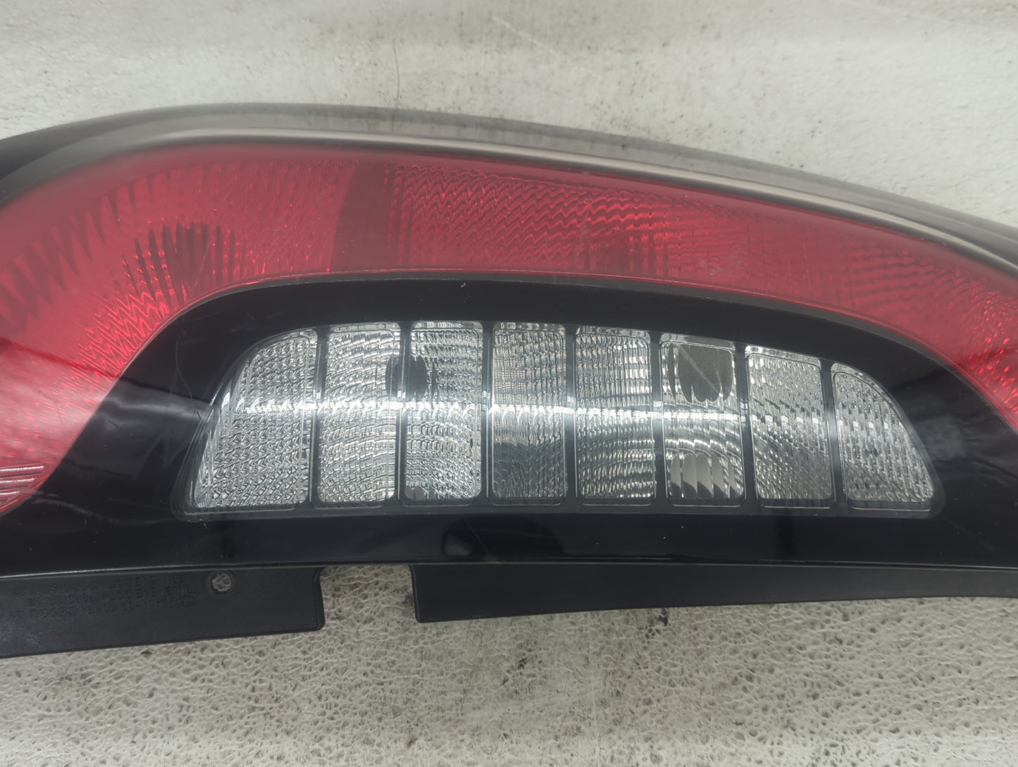 2014-2019 Kia Soul Tail Light Assembly Driver Left OEM Fits Fits 2014 2015 2016 2017 2018 2019 OEM Used Auto Parts - Oemused