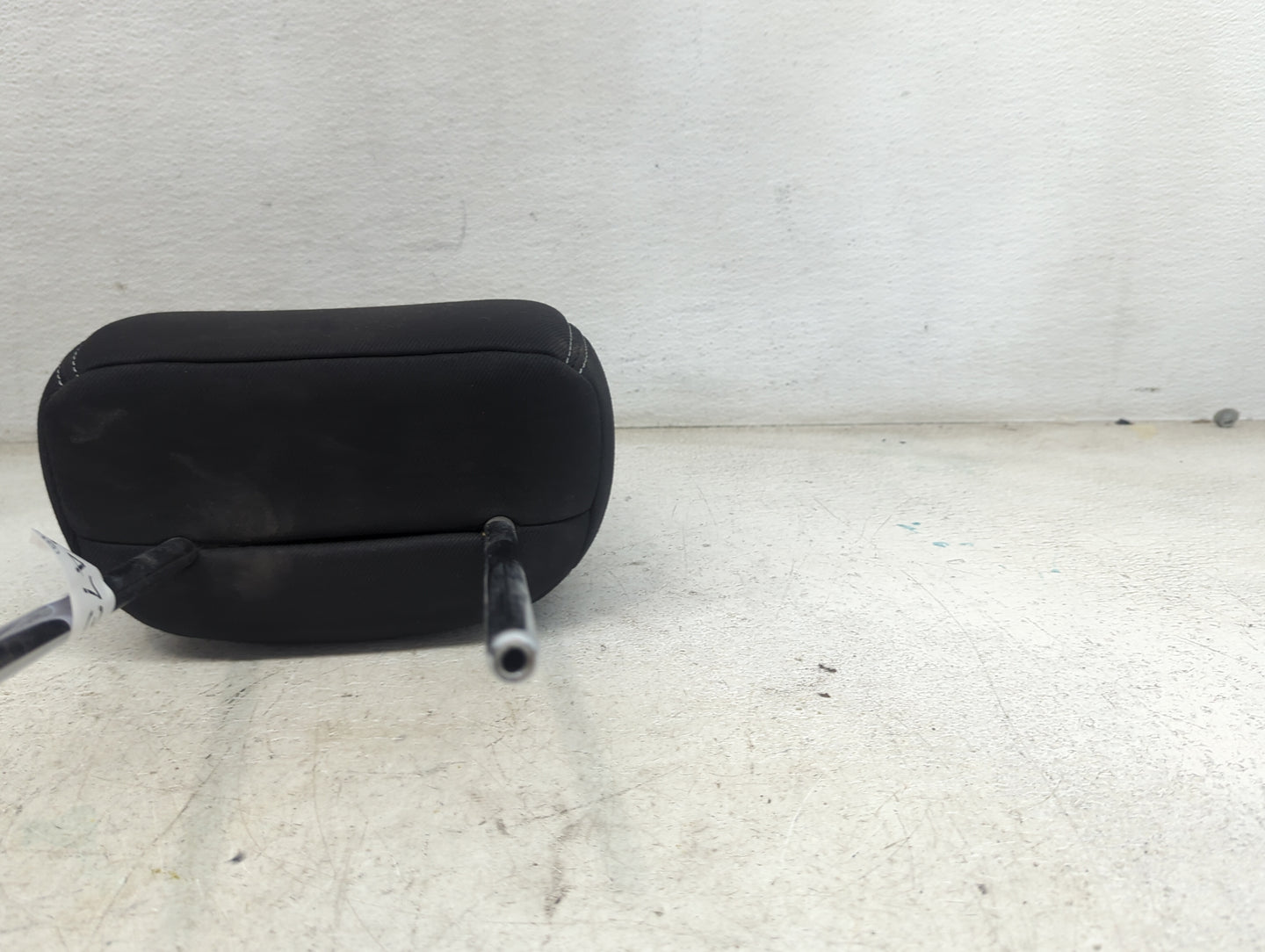 2017 Kia Soul Headrest Head Rest Front Driver Seat Black - Oemusedautoparts1.com