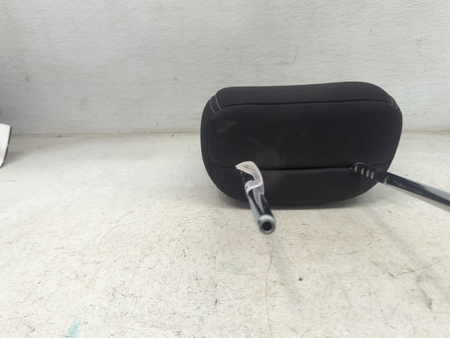 2017 Kia Soul Headrest Head Rest Front Driver Seat Black - Oemusedautoparts1.com