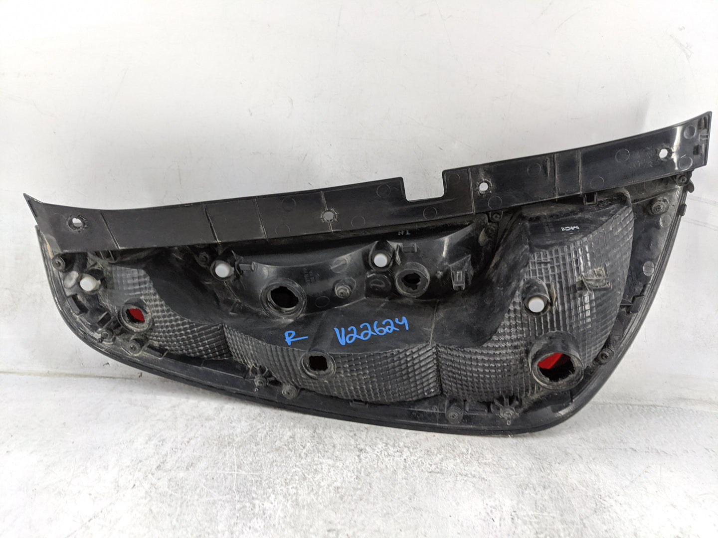 2014-2019 Kia Soul Passenger Right Side Deck Lid Mounted Tail Light 1479860 - Oemusedautoparts1.com