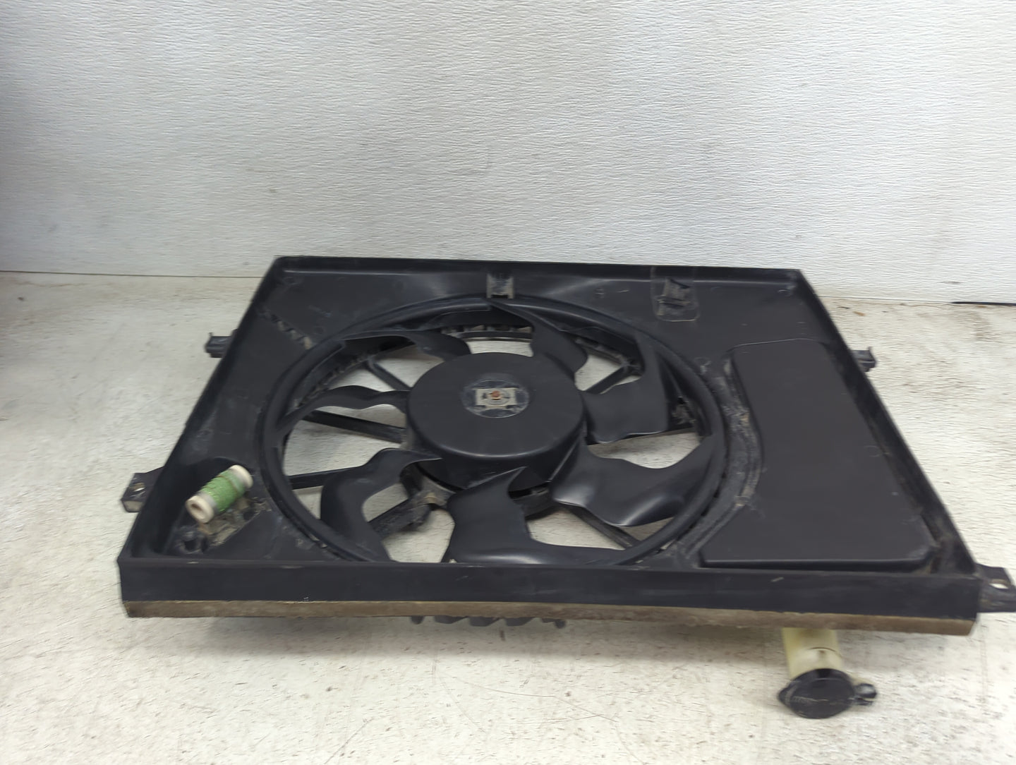 2012-2019 Kia Soul Electric Radiator Cooling Fan Motor Assembly Fits Fits 2011 2012 2013 2014 2015 2016 2017 2018 2019 OEM U