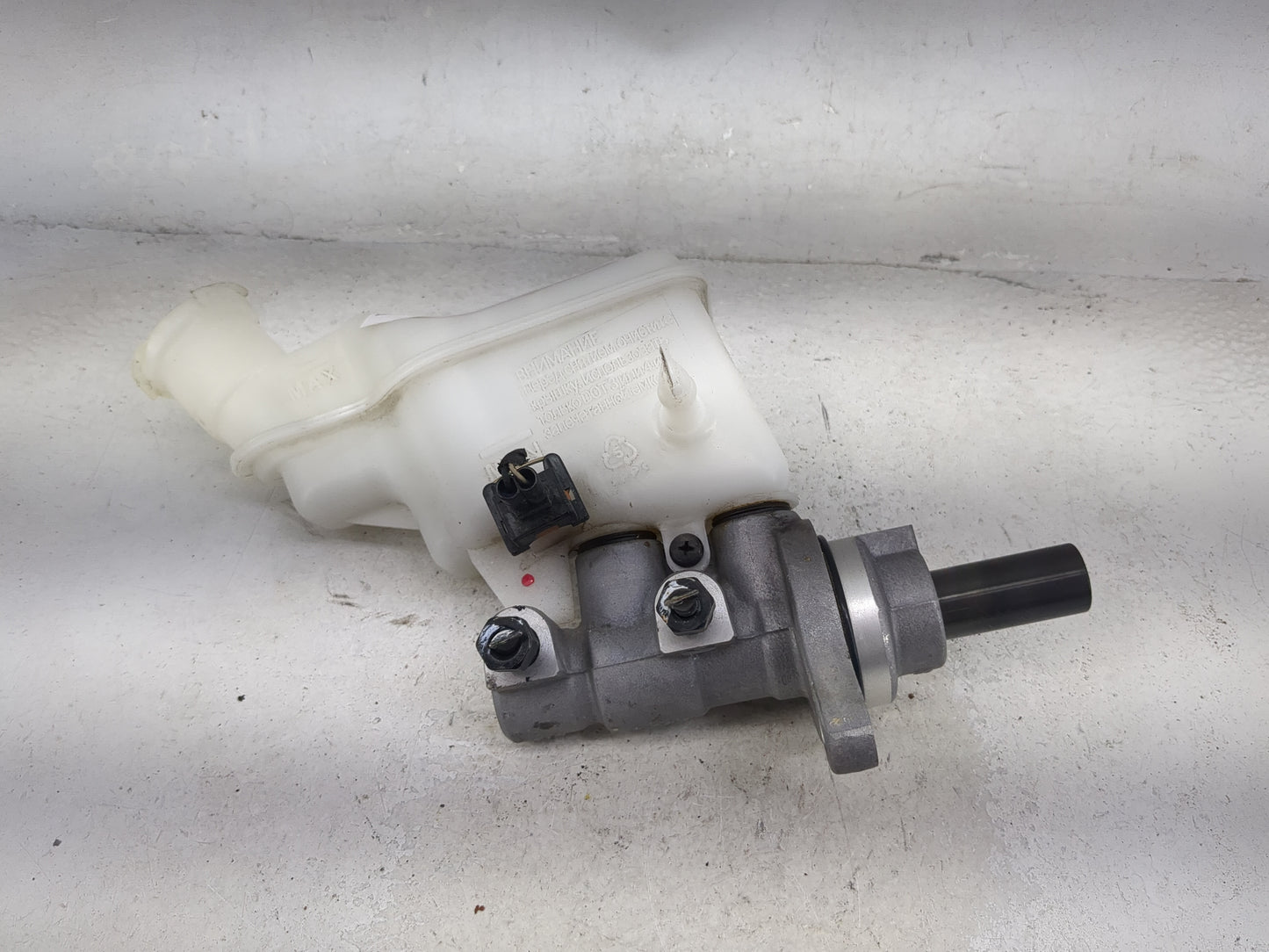 2017-2019 Kia Soul Brake Master Cylinder 1490570 - Oemusedautoparts1.com