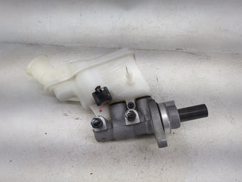 compare product 2017-2019 Kia Soul Brake Master Cylinder 1490570