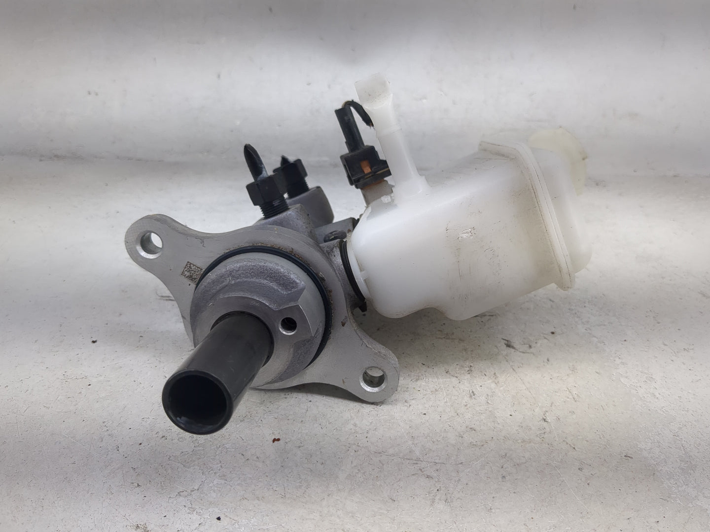 2017-2019 Kia Soul Brake Master Cylinder 1490570 - Oemusedautoparts1.com