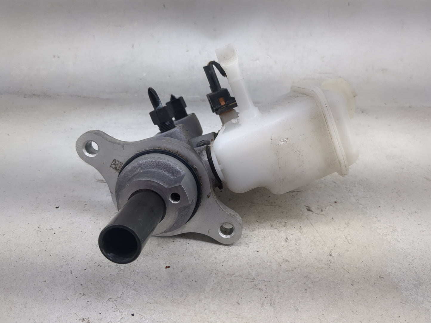 2017-2019 Kia Soul Brake Master Cylinder 1490570 - Oemusedautoparts1.com