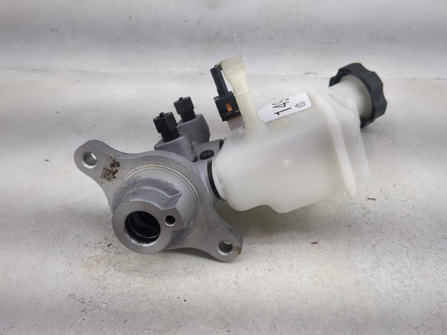 2017-2019 Kia Soul Brake Master Cylinder 1492072 - Oemusedautoparts1.com