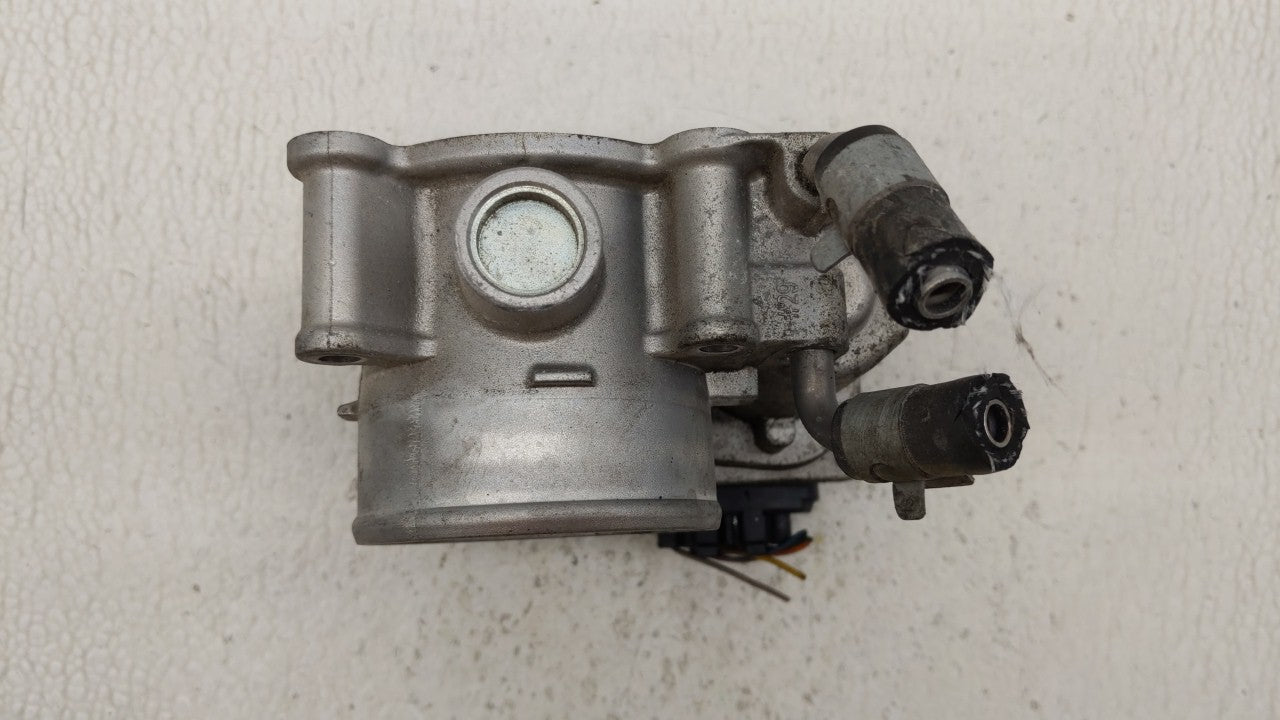 2014-2019 Kia Soul Throttle Body P/N:35100-2E000 Fits Fits 2011 2012 2013 2014 2015 2016 2017 2018 2019 OEM Used Auto Parts 