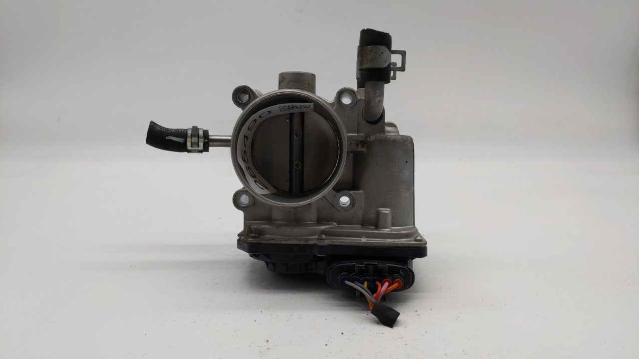 2012-2019 Kia Soul Throttle Body P/N:5302-1S02 35100-2B300 Fits Fits 2012 2013 2014 2015 2016 2017 2018 2019 OEM Used Auto P