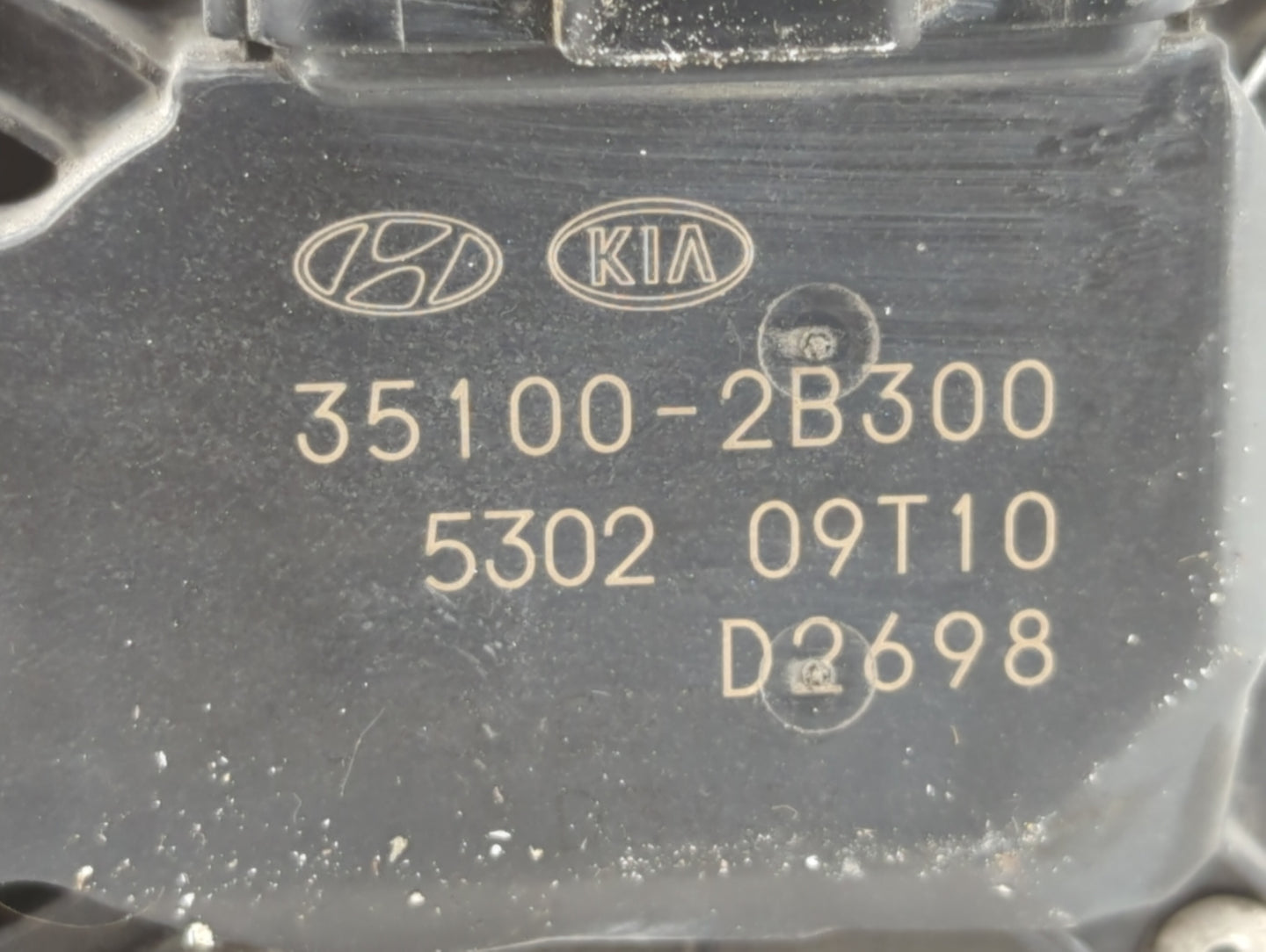 2012-2019 Kia Soul Throttle Body P/N:35100-2B300 Fits Fits 2012 2013 2014 2015 2016 2017 2018 2019 OEM Used Auto Parts - Oem