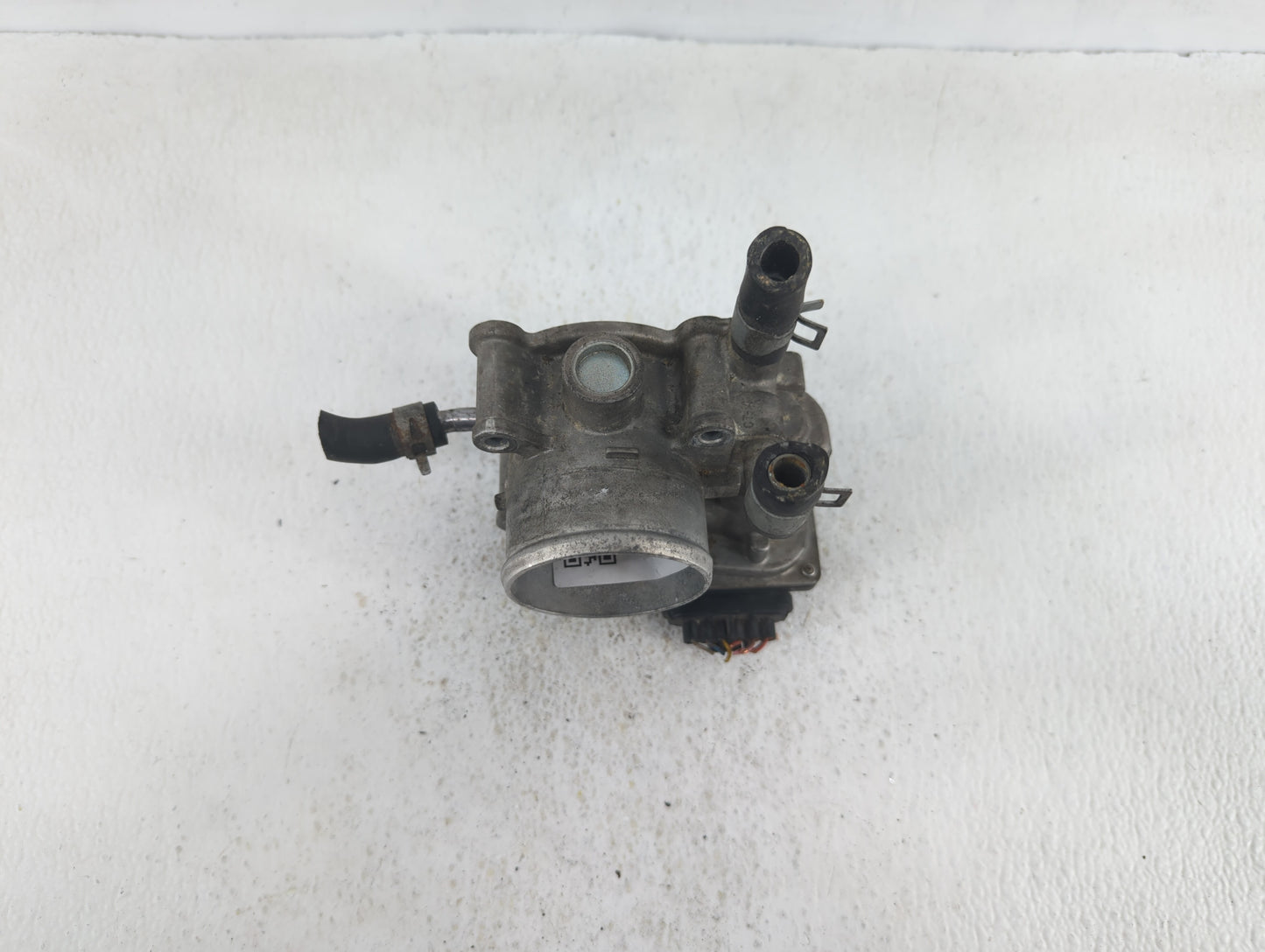 2012-2019 Kia Soul Throttle Body P/N:35100-2B300 Fits Fits 2012 2013 2014 2015 2016 2017 2018 2019 OEM Used Auto Parts - Oem