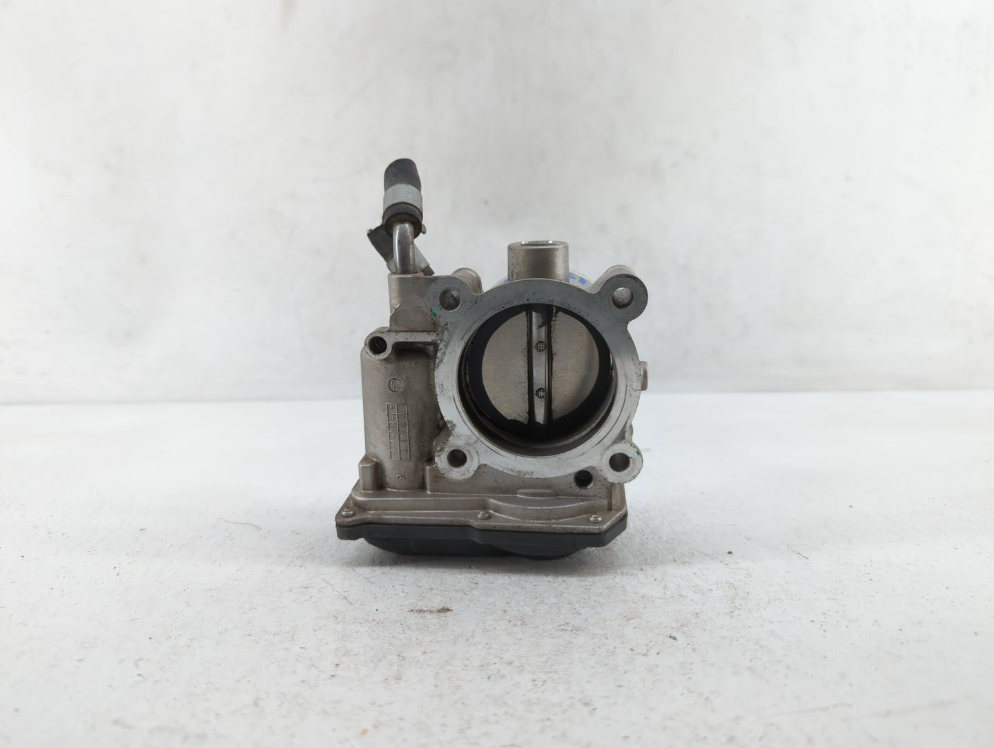 2014-2019 Kia Soul Throttle Body P/N:35100-2E000 Fits Fits 2011 2012 2013 2014 2015 2016 2017 2018 2019 2020 2021 OEM Used A