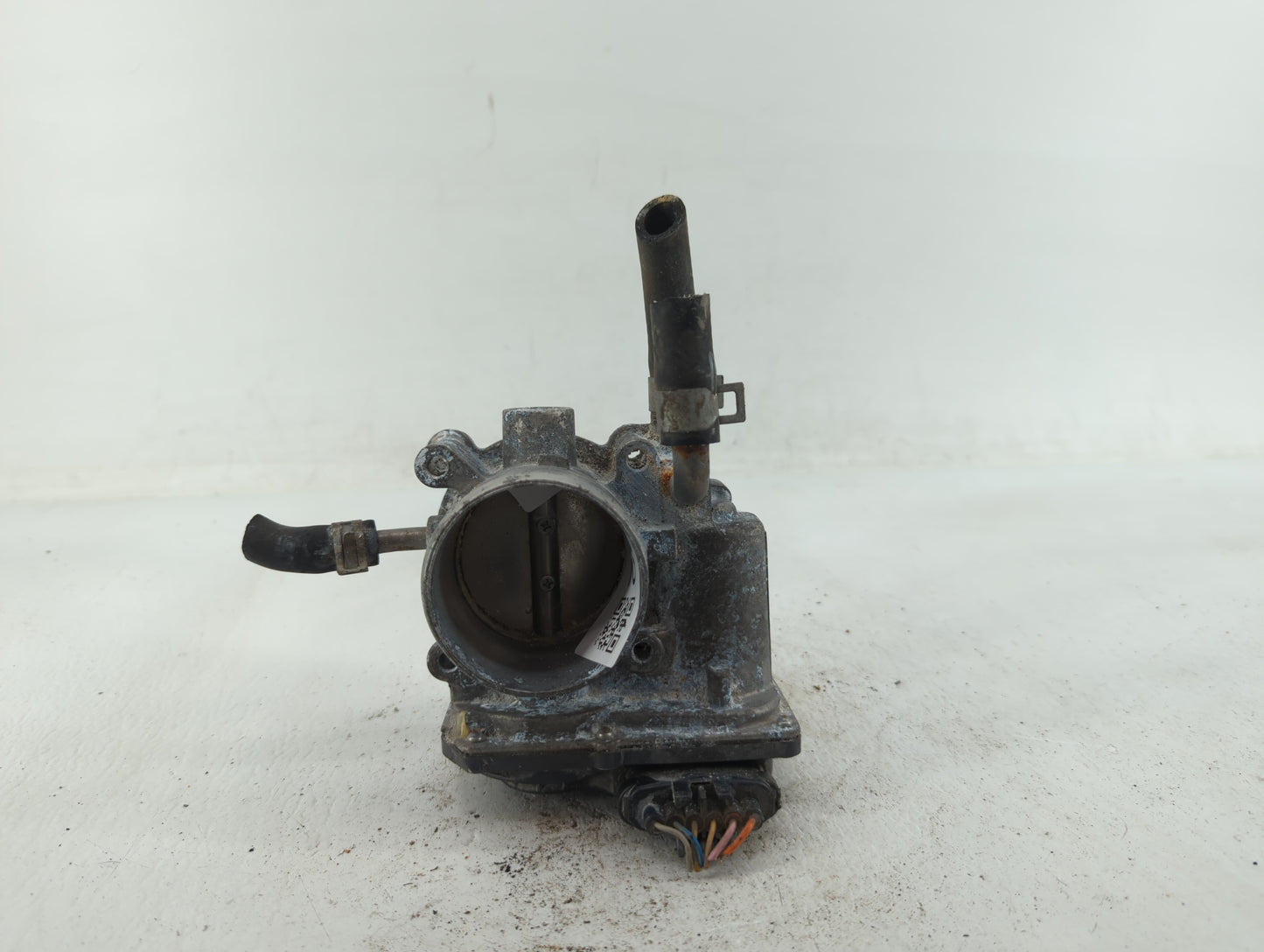 2012-2019 Kia Soul Throttle Body P/N:35100-2B300 Fits Fits 2012 2013 2014 2015 2016 2017 2018 2019 OEM Used Auto Parts - Oem