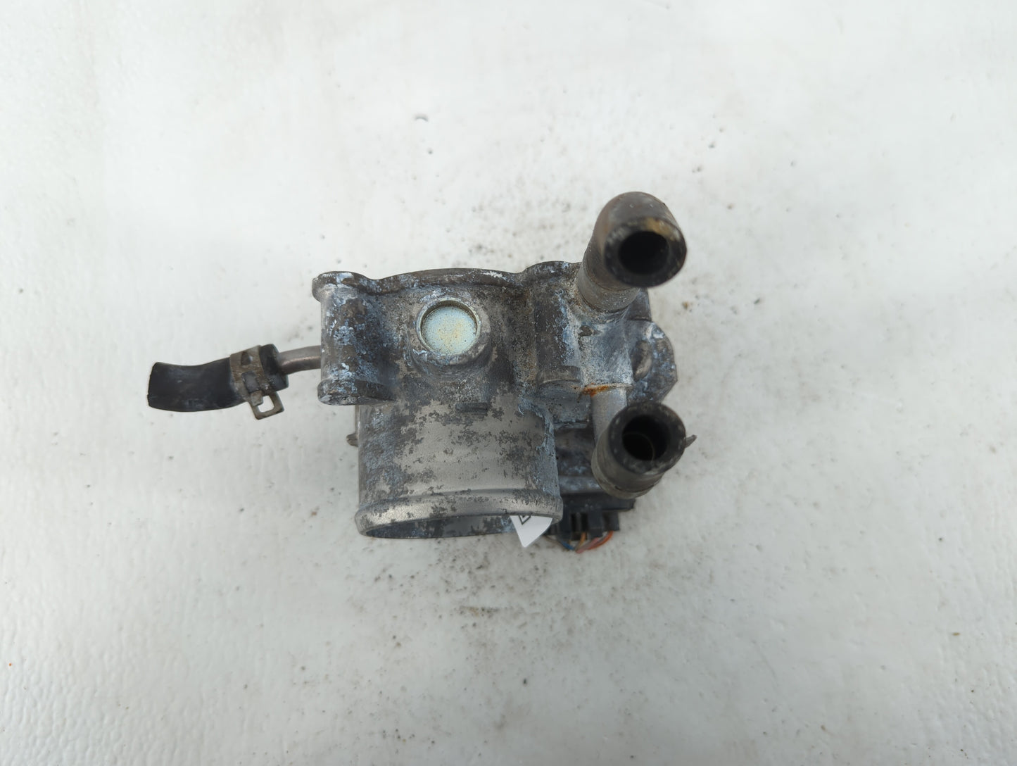 2012-2019 Kia Soul Throttle Body P/N:35100-2B300 Fits Fits 2012 2013 2014 2015 2016 2017 2018 2019 OEM Used Auto Parts - Oem